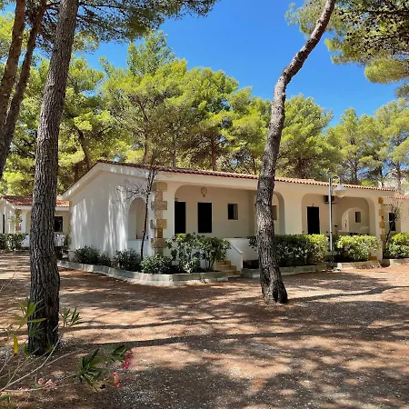 Kompleks wypoczynkowy Villaggio Gargano 2*