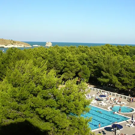 Kompleks wypoczynkowy Villaggio Gargano 2*